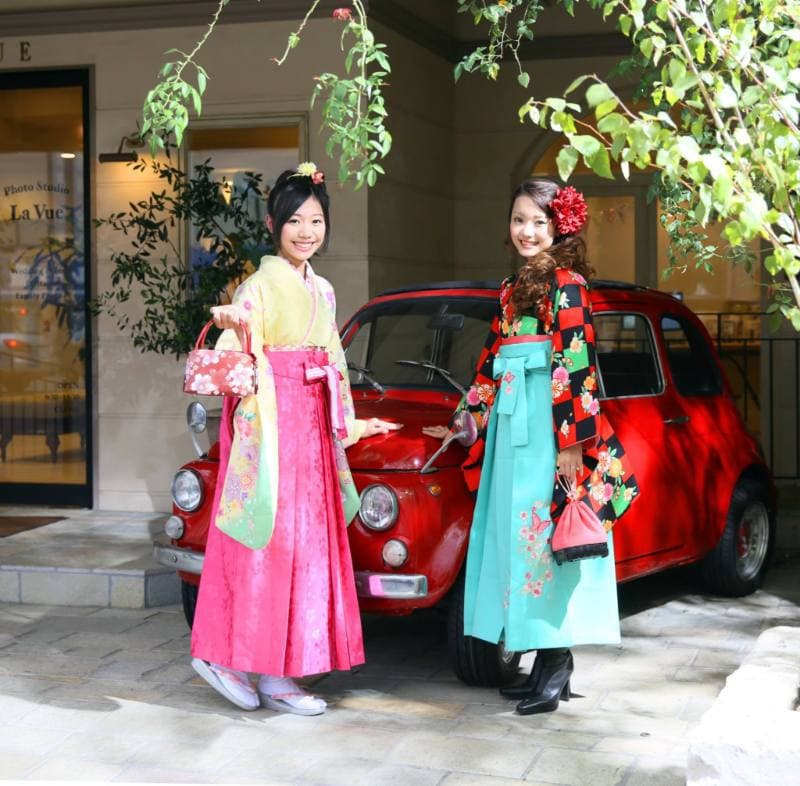 さいたま市大宮フォトスタジオラヴュー本店で撮影されたレンタル袴と卒業記念写真1