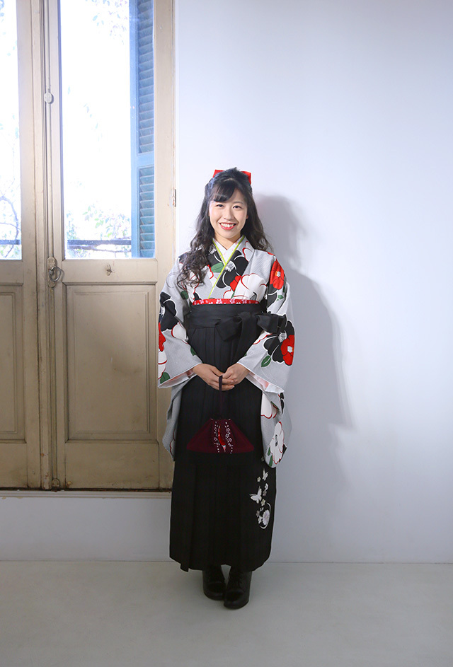 さいたま市大宮フォトスタジオラヴュー本店で撮影されたレンタル袴と卒業記念写真１０