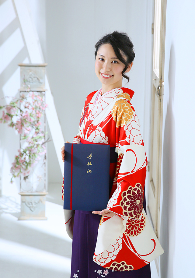 さいたま市大宮フォトスタジオラヴュー本店で撮影されたレンタル袴と卒業記念写真８