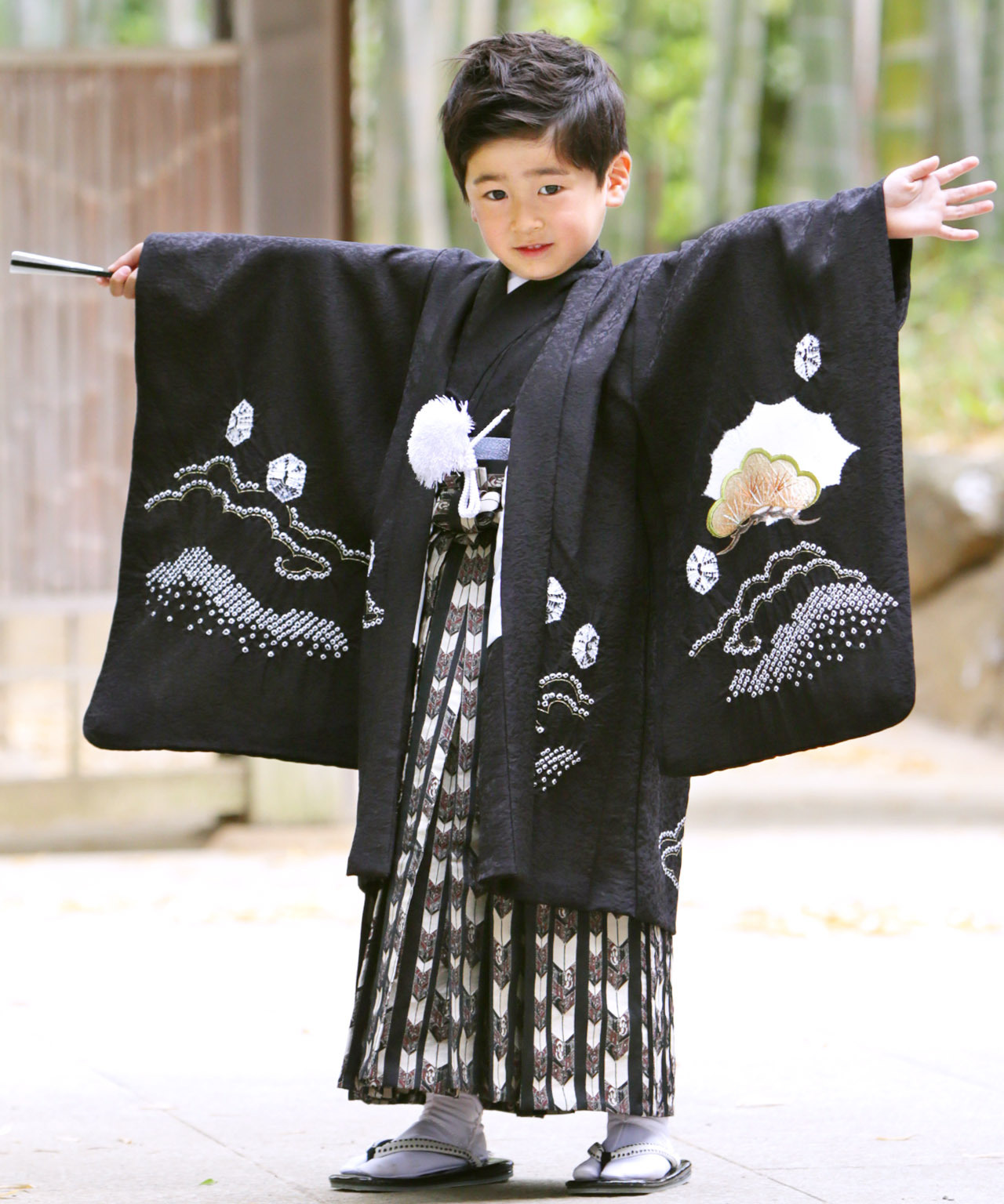 ラヴュー特選、七五三のお着物「正絹」_五歳_黒１