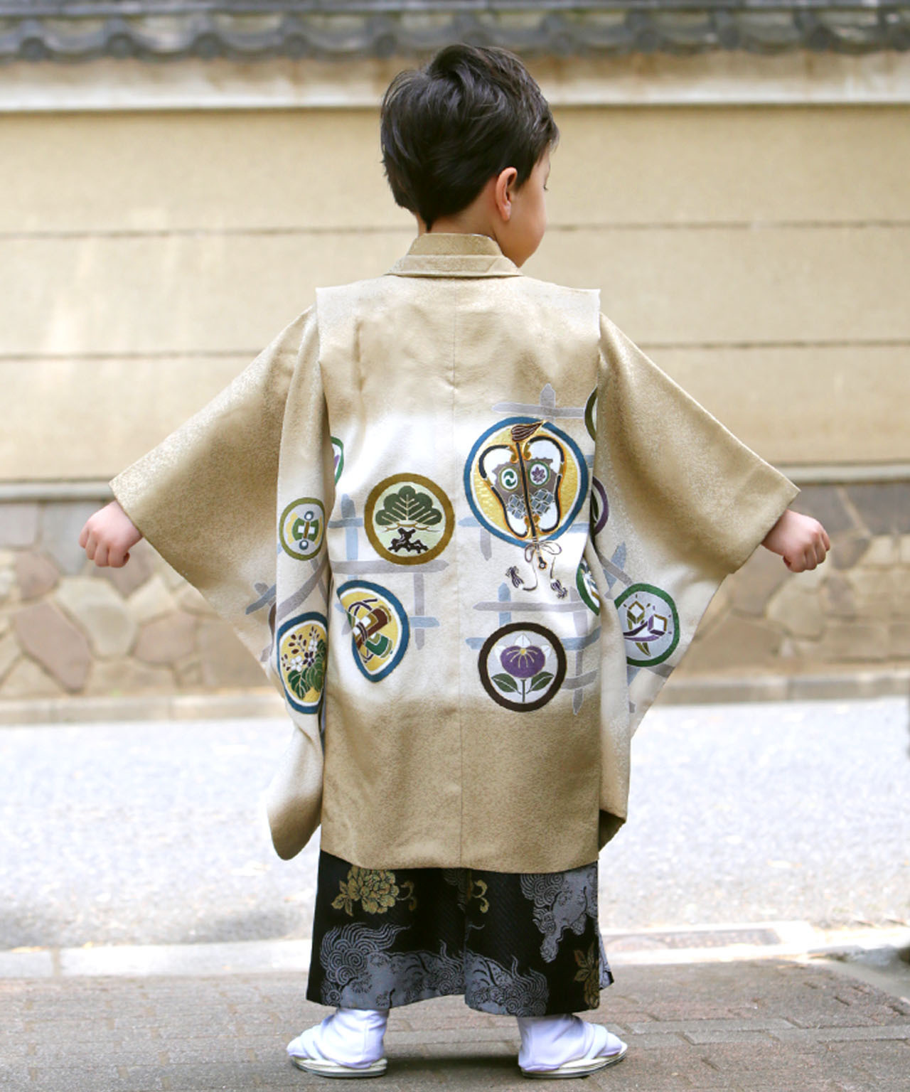 ラヴュー特選、七五三のお着物「正絹」_五歳_黒_ベージュ２