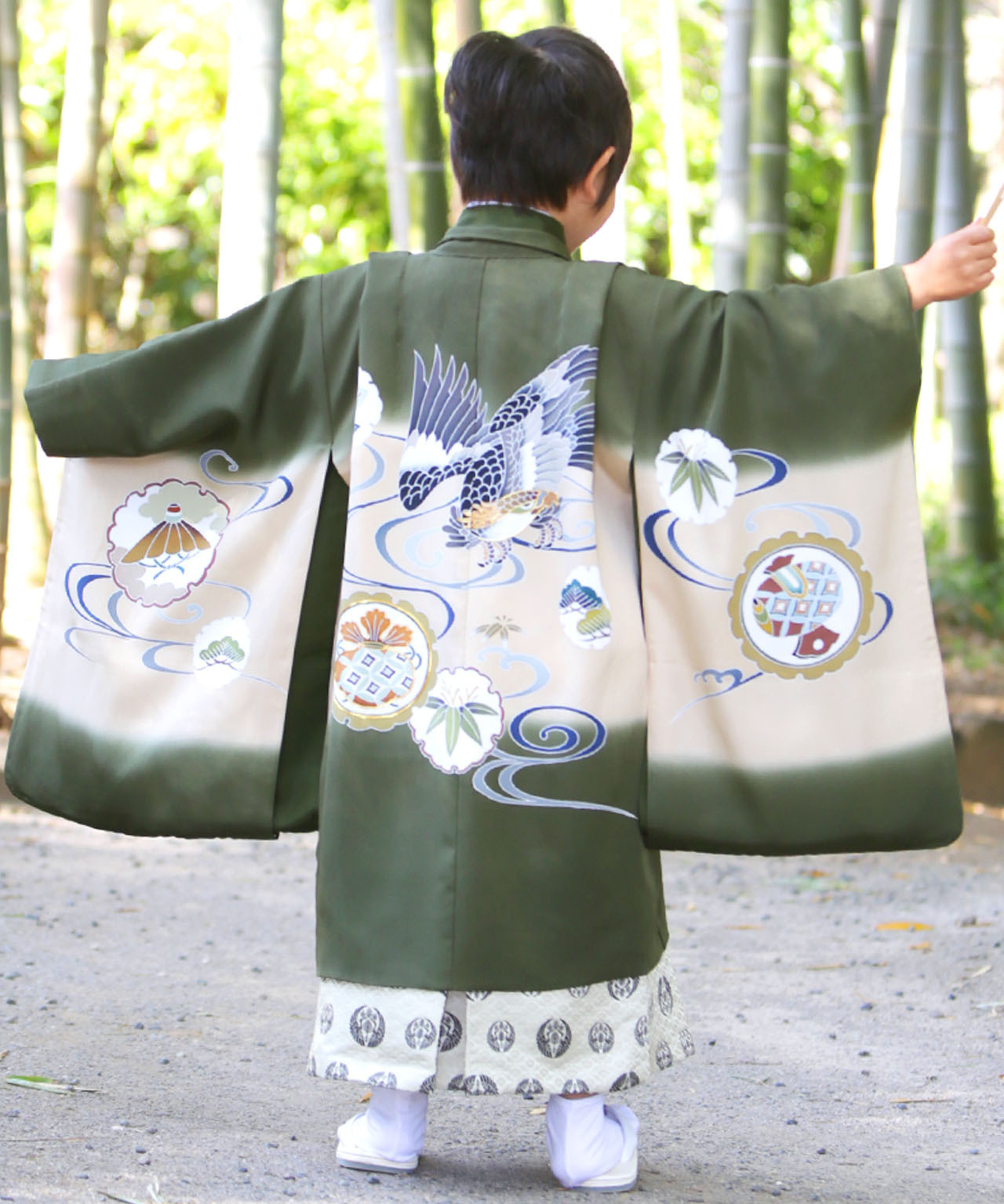ラヴュー特選、七五三のお着物「正絹」_五歳_抹茶_鷹２