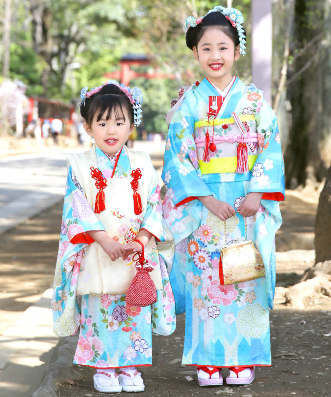 ラヴュー特選、七五三のお着物「正絹」_七歳_水色_姉妹１
