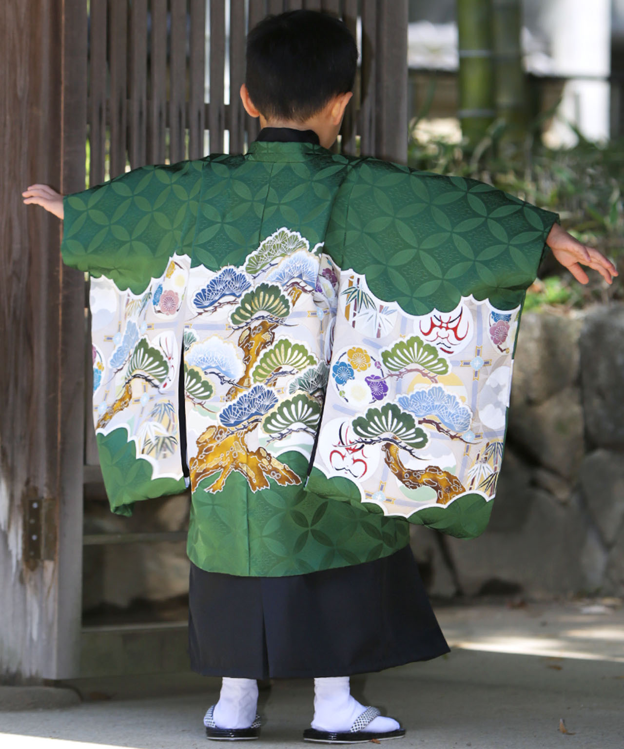 ラヴュー特選、七五三のお着物「正絹」_五歳_緑_松２