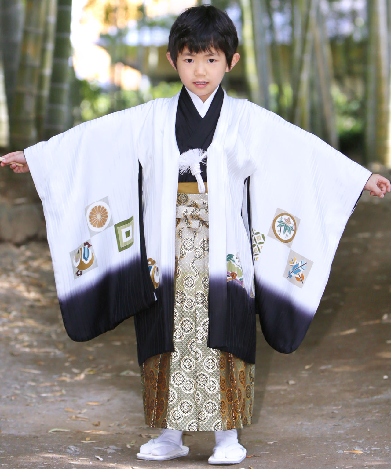 ラヴュー特選、七五三のお着物「正絹」_五歳_白_兜１