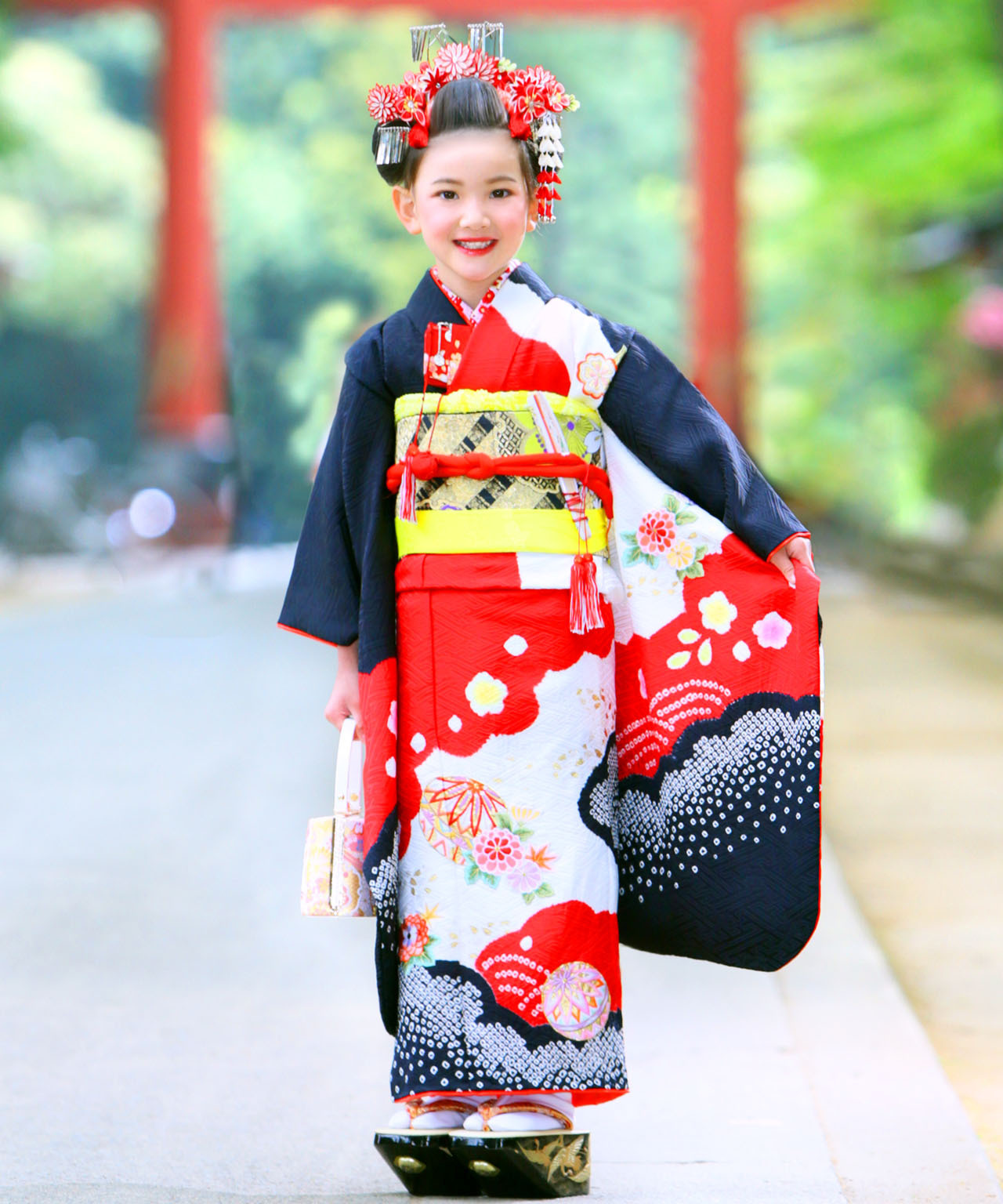 ラヴュー特選、七五三のお着物「正絹」_七歳_赤黒１