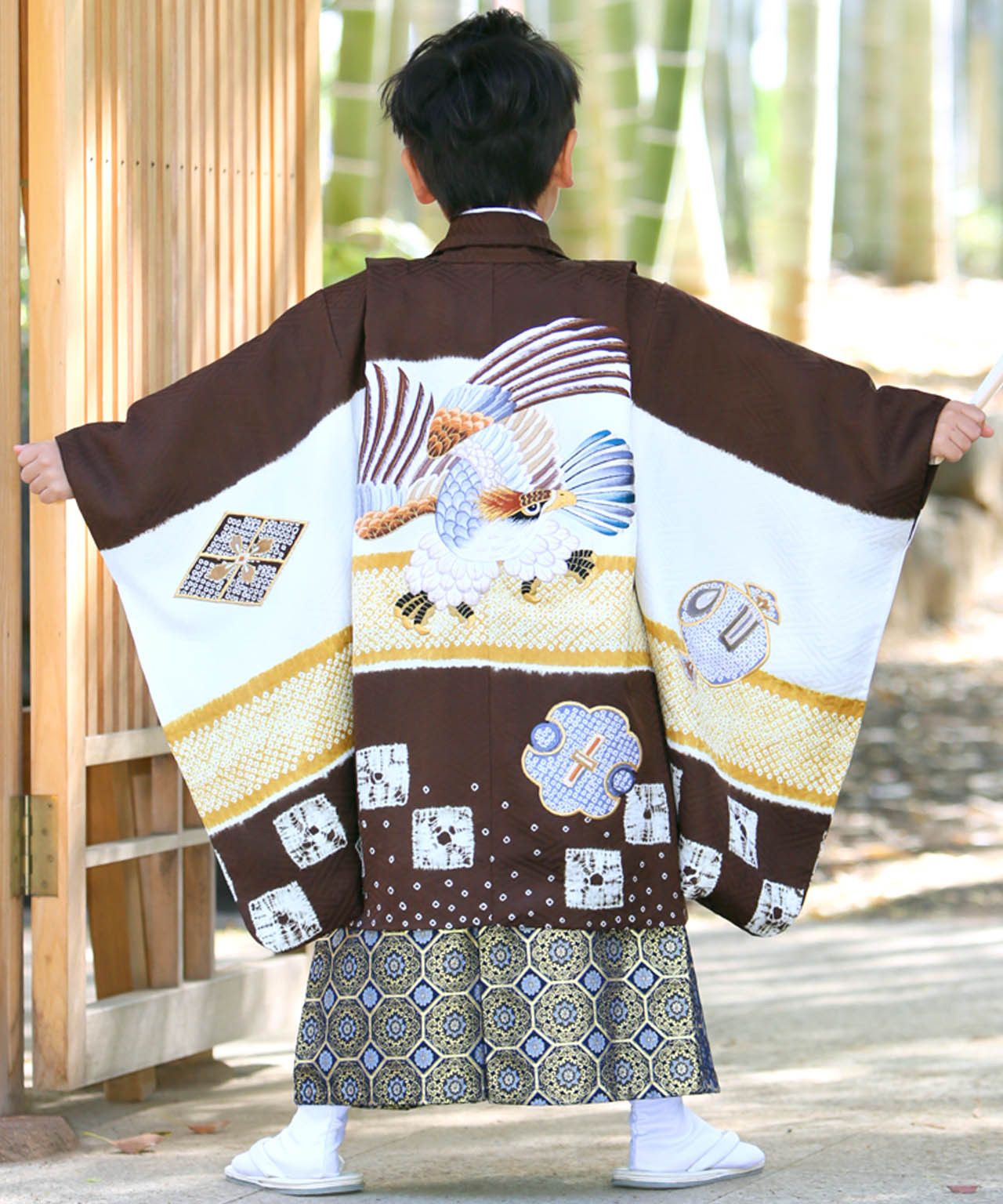 ラヴュー特選、七五三のお着物「正絹」_五歳_茶_鷹２