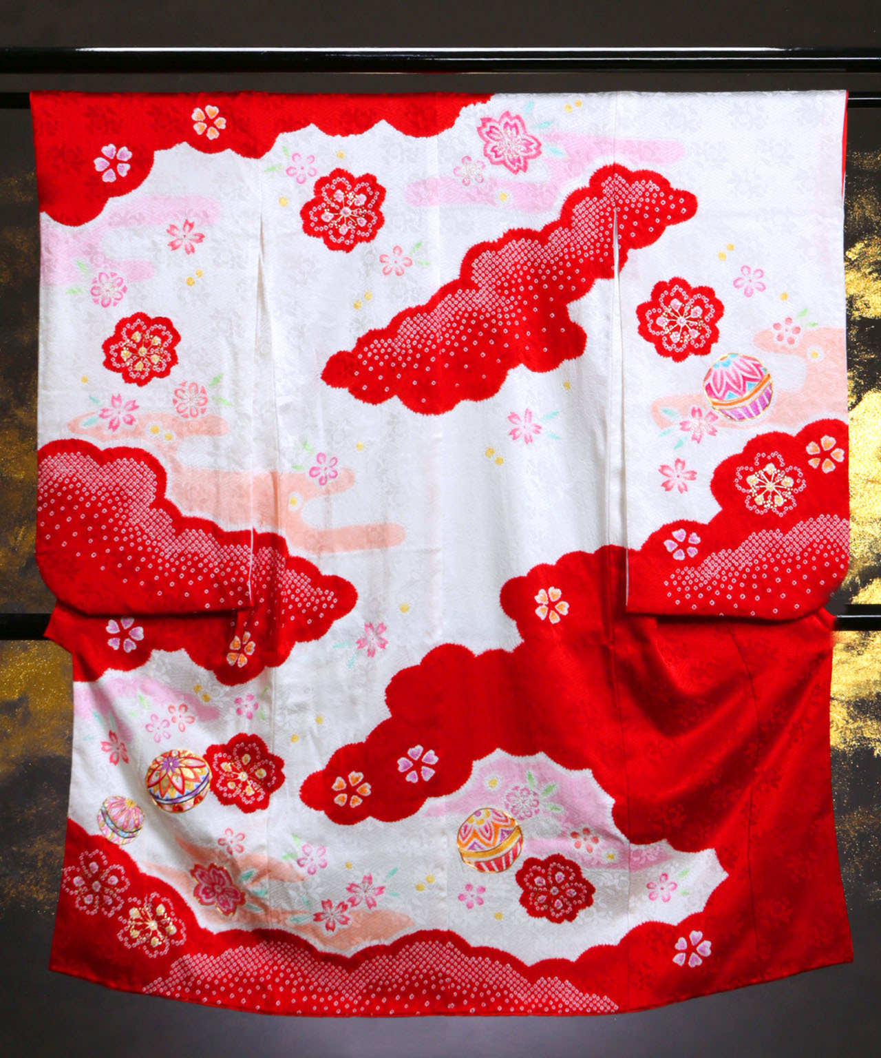 ラヴュー特選、七五三のお着物「正絹」_七歳_赤雲模様2