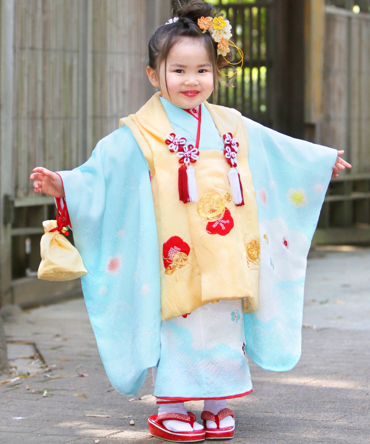 色々な色々な 三つ身 花車 黄緑色 正絹 着物 女の子 七五三 記念品