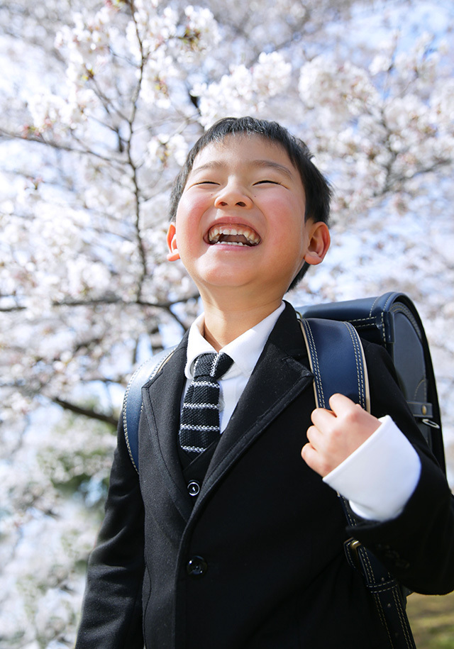 さいたま市大宮フォトスタジオラヴュー本店で撮影されたロケ入学記念写真3
