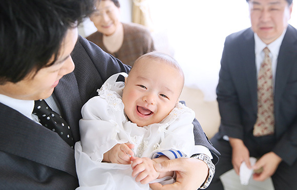 さいたま市大宮、豊島区池袋の写真館、フォトスタジオラヴューのお宮参り、100日参り記念写真