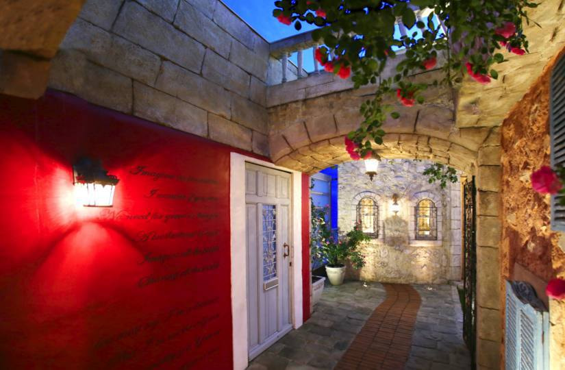 さいたま市大宮の写真館、フォトスタジオラヴュー本店の屋上ガーデンスタジオ「ラピュタ」夜景２