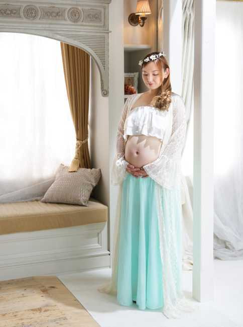 さいたま市大宮フォトスタジオラヴュー本店で撮影されたマタニティフォト６