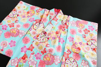 さいたま市大宮、豊島区池袋の写真館、フォトスタジオラヴューの七五三の三歳の衣裳持ち込みリスト：１_着物