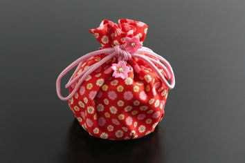 さいたま市大宮、豊島区池袋の写真館、フォトスタジオラヴューの七五三の三歳の衣裳持ち込みリスト：１１_バッグ