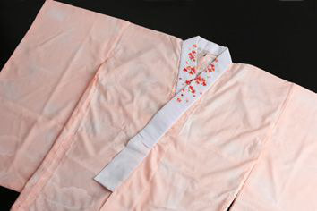 さいたま市大宮、豊島区池袋の写真館、フォトスタジオラヴューの成人振袖の衣裳持ち込みリスト：４_長襦袢