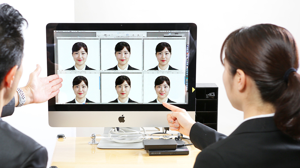 さいたま市大宮、豊島区池袋の写真館、フォトスタジオラヴューの証明写真のセレクトシーン