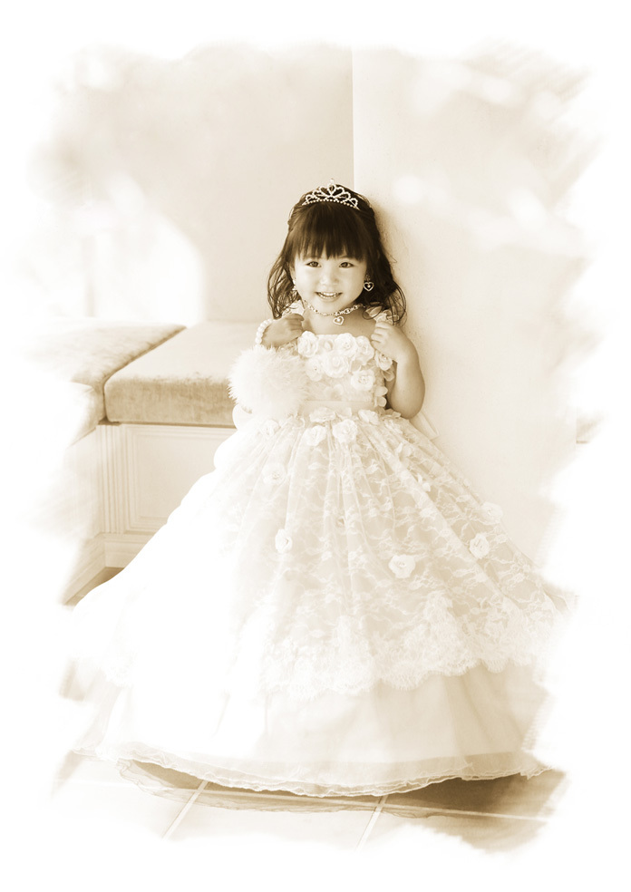 さいたま市大宮、豊島区池袋の写真館、フォトスタジオラヴューのアイテム「セピアポスター」思い出を大きく飾って楽しみましょう