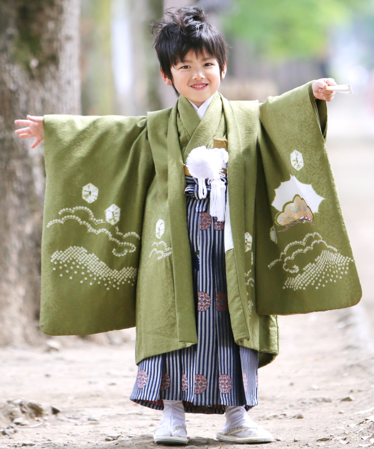 ラヴュー特選、七五三のお着物「正絹」_五歳_苔１