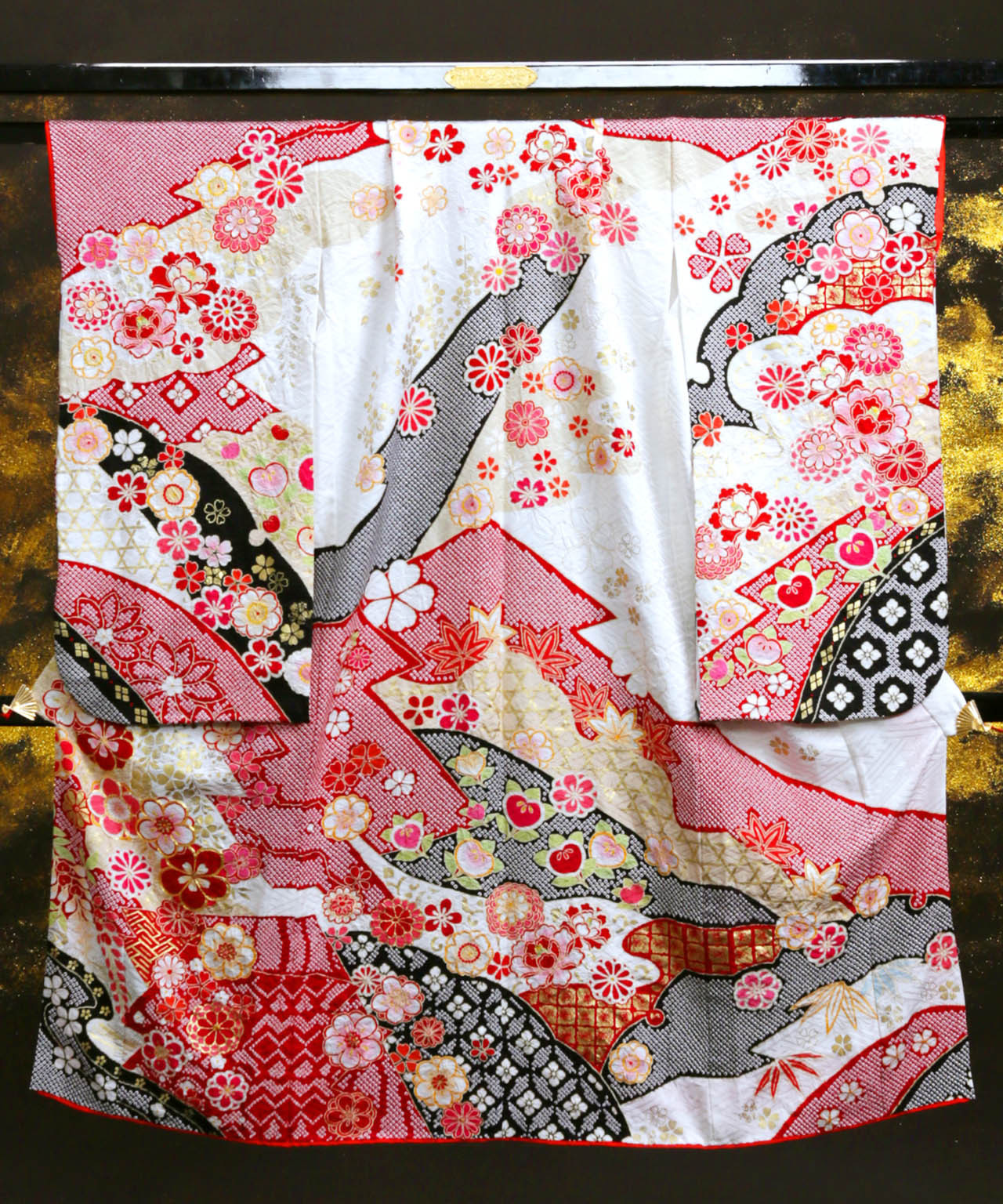 ラヴュー特選、七五三のお着物「正絹」_七歳_絵羽２