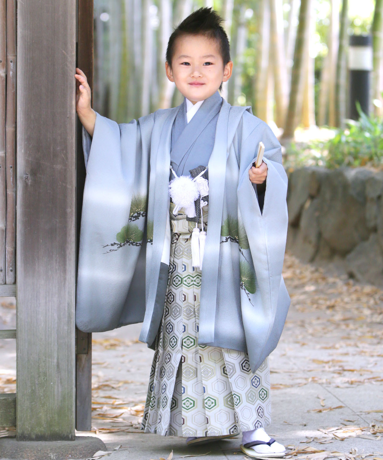 ラヴュー特選、七五三のお着物「正絹」_五歳_黒_グレー１