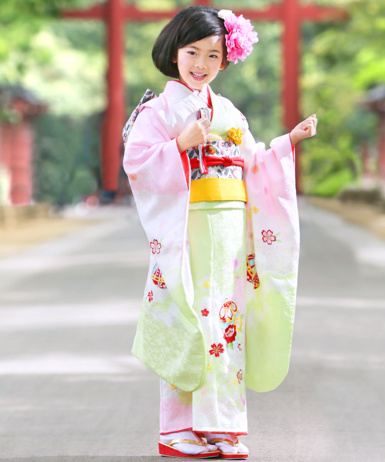 ラヴュー特選、七五三のお着物「正絹」_七歳_淡い黄緑１