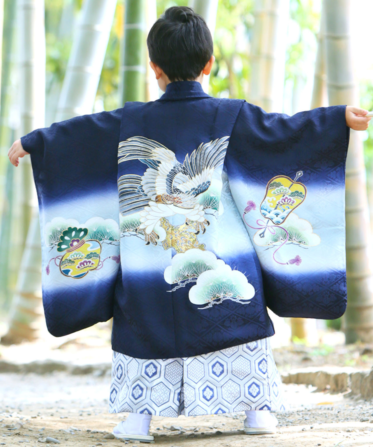 ラヴュー特選、七五三のお着物「正絹」_五歳_紺_鷹２