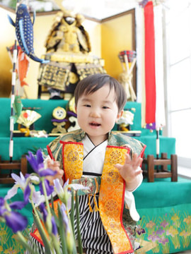 豊島区池袋の写真館、西武写真館ラヴューで撮影された端午の節句記念写真１